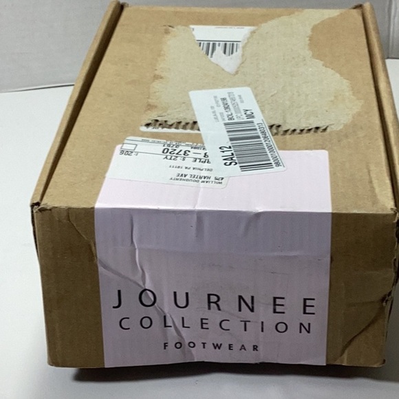 Journee Collection Woman’s Glitter D’Orsay Pointed Toe Wrap Strap Pumps - Picture 6 of 6